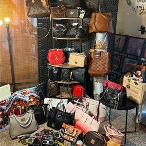 Random picked bag with Oakley Sunnies and charm + freebies